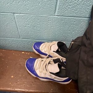 Men Low Jordan 11 shoes